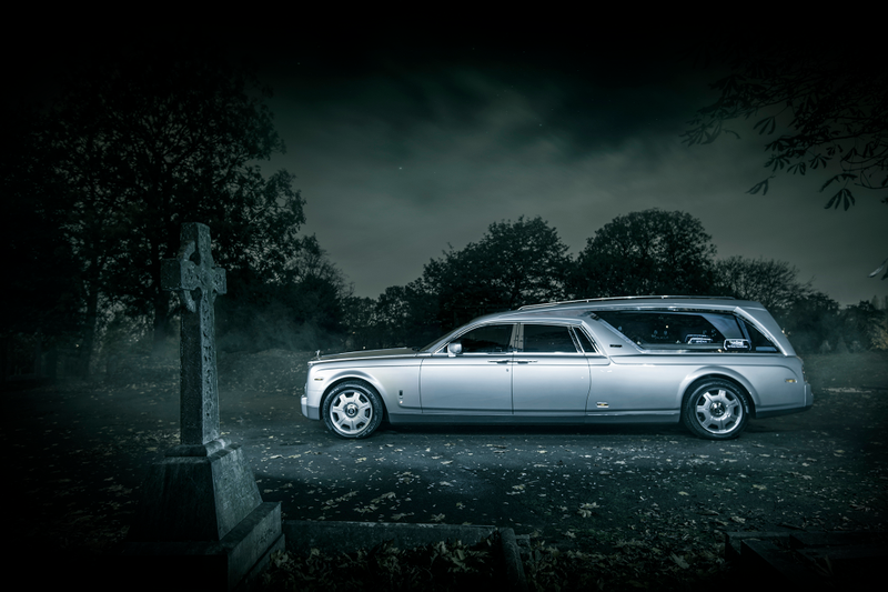 Illustration for article titled The First Rolls Royce Phantom Hearse